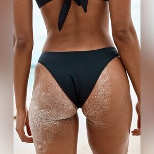 Monday Swimwear‎ NWOT Black Bikini Bottoms Byron Style Size V